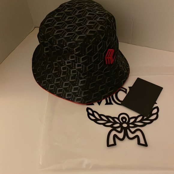 MCM bucket hat - Picture 3 of 3